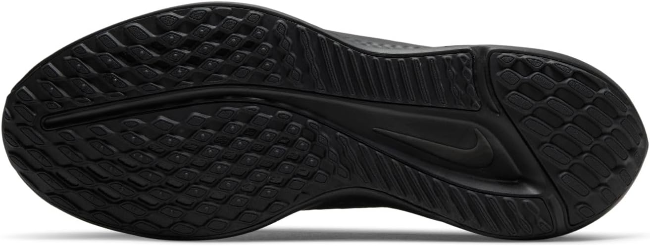 Nike Males's Quest 5 Coaching Footwear - Image 2