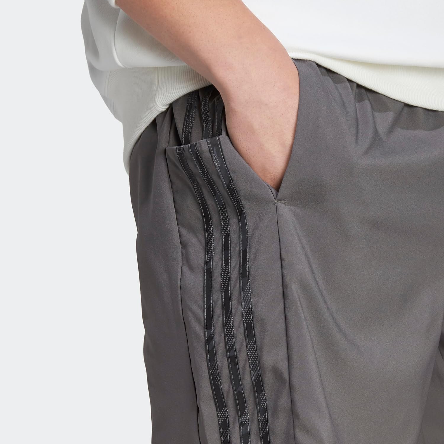 Adidas Mens Aeroready Necessities Chelsea 3-Stripes ShortsShorts - Image 4