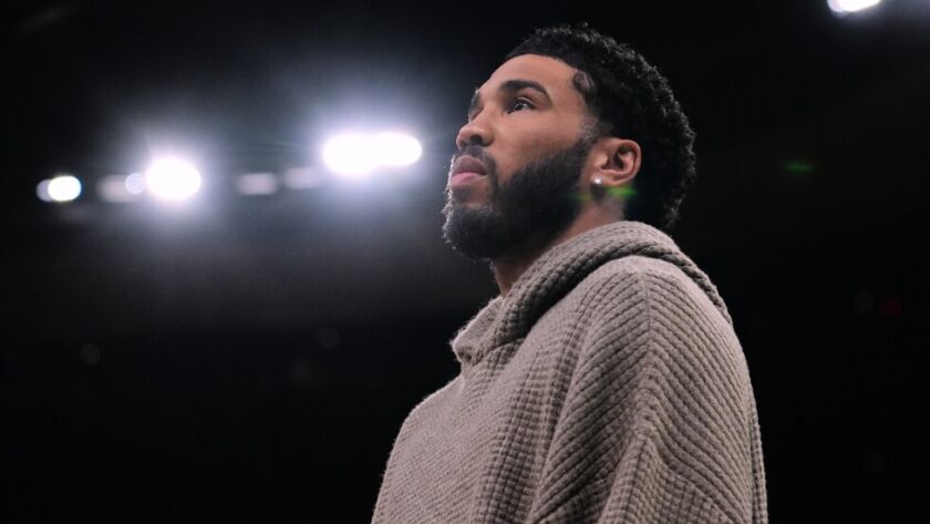 Jayson tatum a un paso de volver con los celtics y figura como cuación para juego del viernes