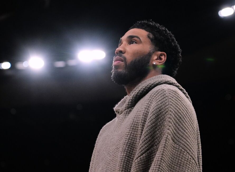 Jayson tatum a un paso de volver con los celtics y figura como cuación para juego del viernes