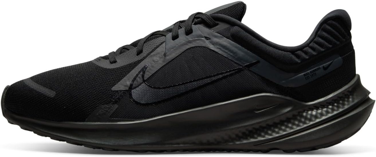Nike Males's Quest 5 Coaching Footwear