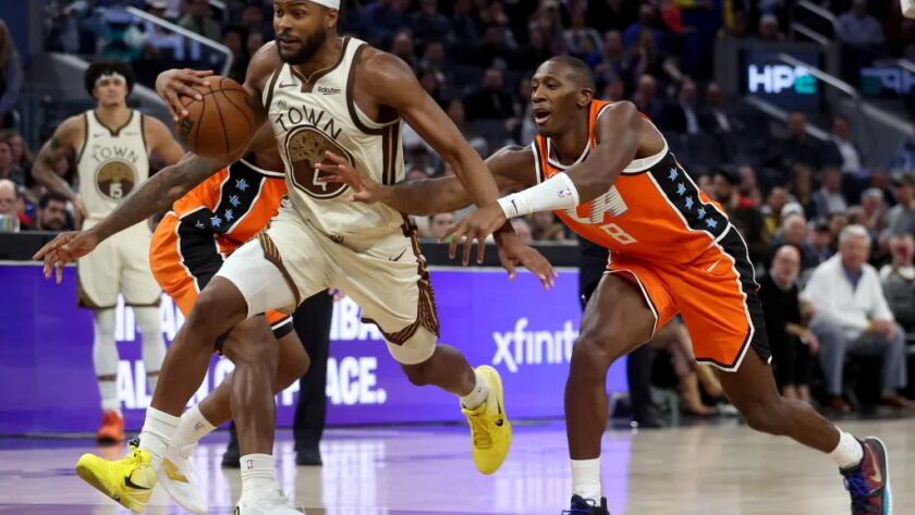 Why did the Warriors go to the NBA playoffs despite Curry being injured?